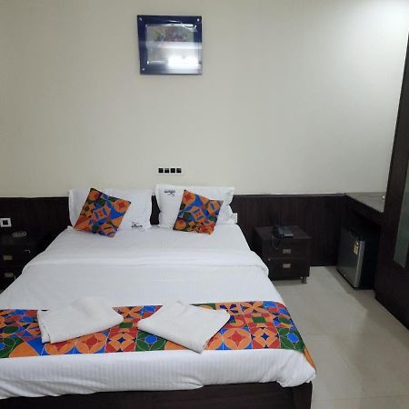העיר בנגלור Westernsuites Hotel / Spa מראה חיצוני תמונה