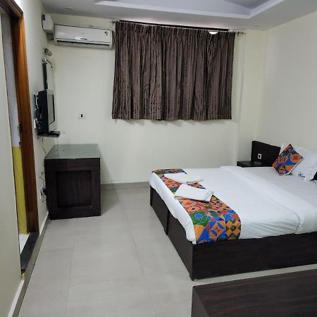 העיר בנגלור Westernsuites Hotel / Spa מראה חיצוני תמונה