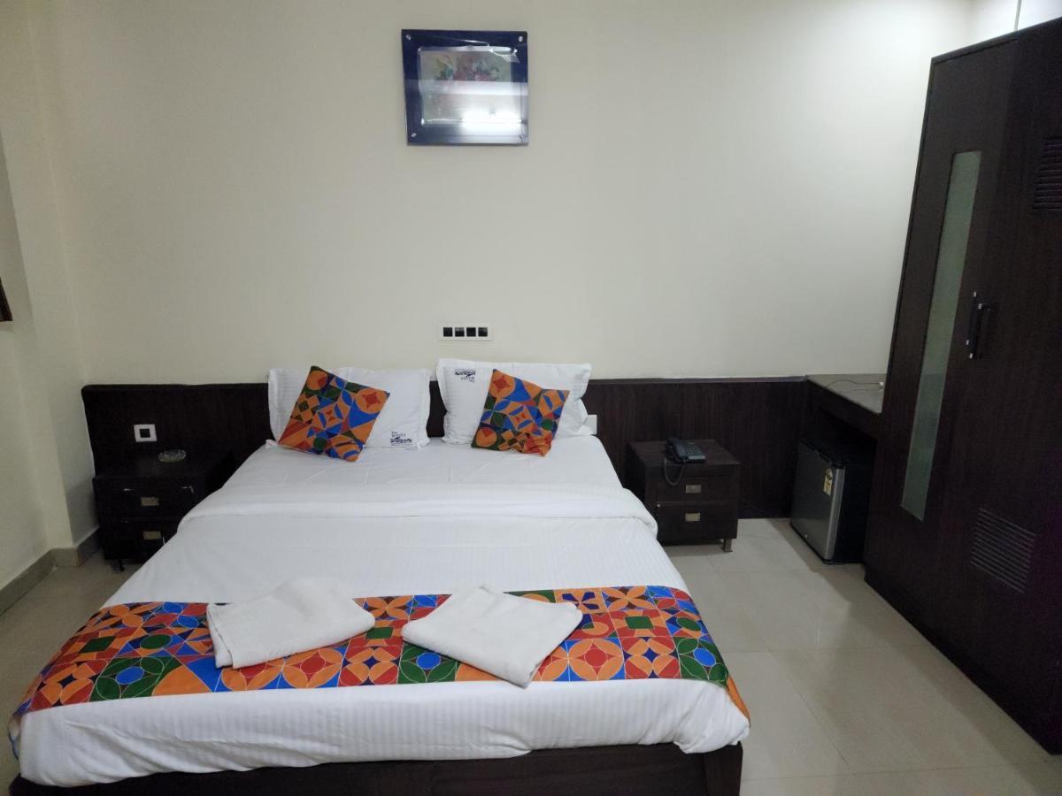 העיר בנגלור Westernsuites Hotel / Spa מראה חיצוני תמונה