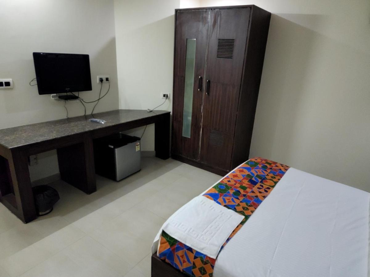 העיר בנגלור Westernsuites Hotel / Spa מראה חיצוני תמונה